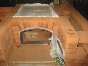 Укладка негорючего теплоизолятора поверх перекрытия хлебной камеры, 024